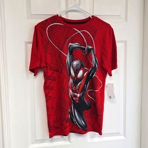 Marvel Spider-Man Kids Shirt. Size Small (wrongly sided as 18) See photos